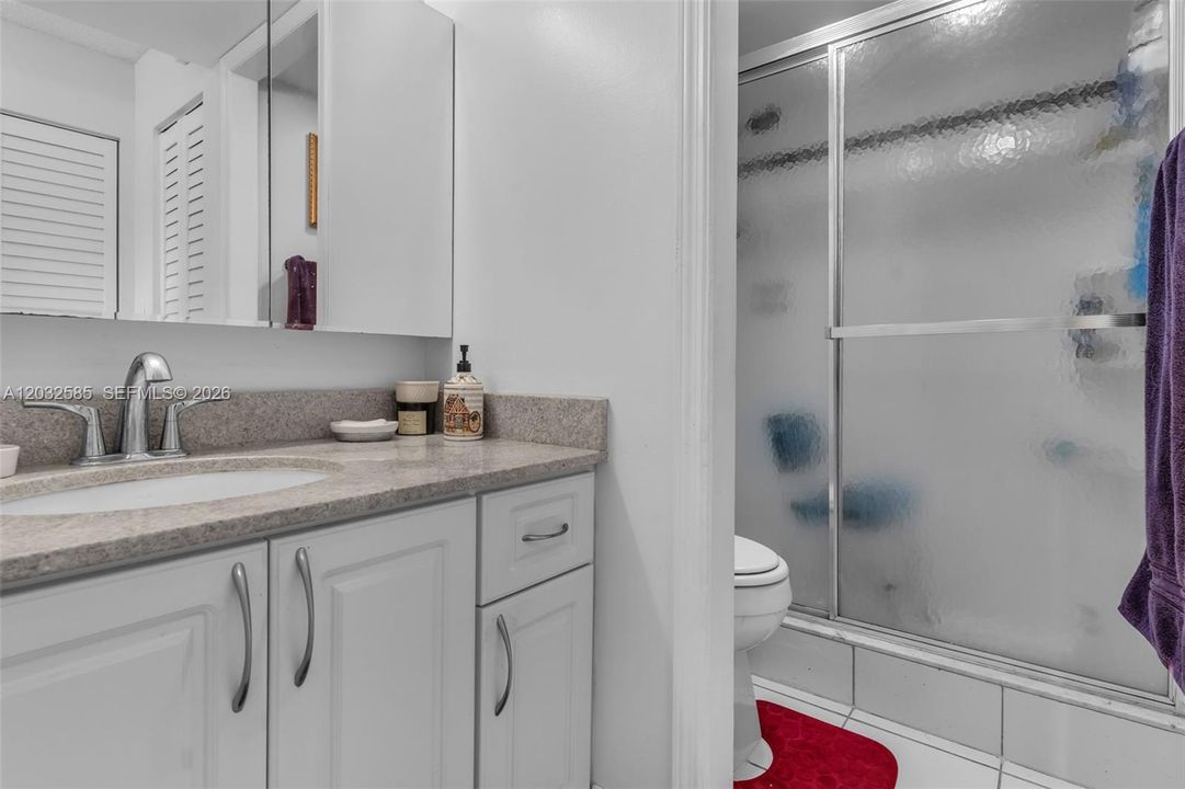 For Sale: $169,900 (2 beds, 2 baths, 1070 Square Feet)