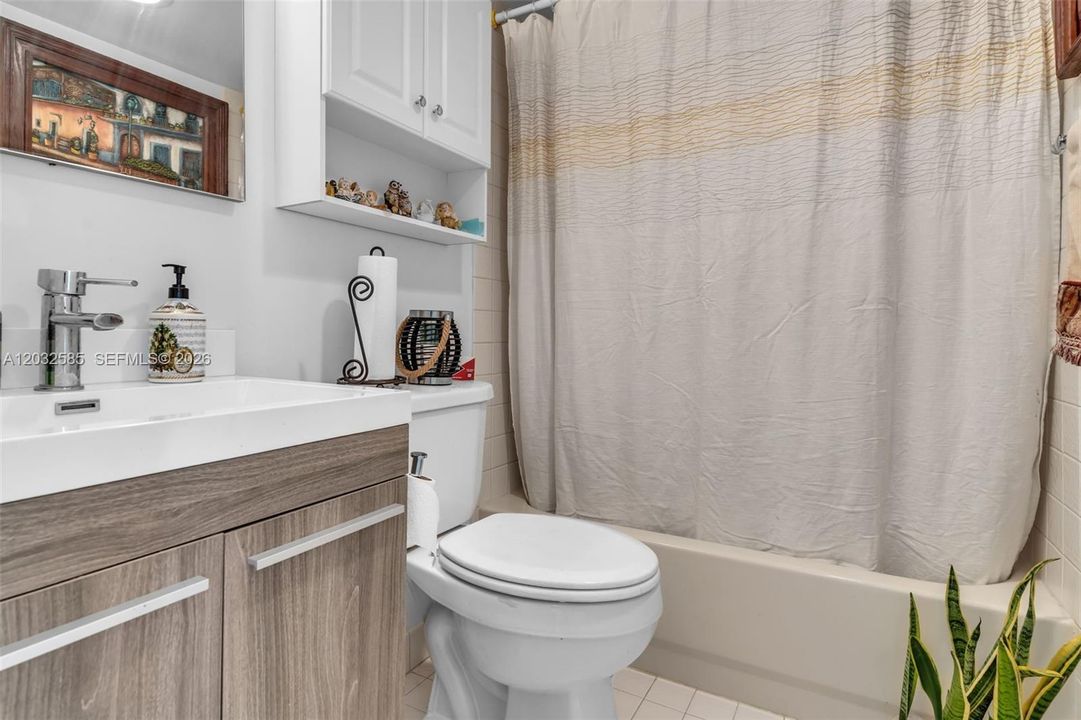 For Sale: $169,900 (2 beds, 2 baths, 1070 Square Feet)