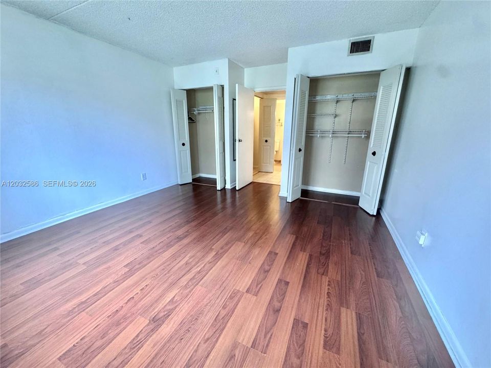 For Rent: $1,625 (1 beds, 1 baths, 650 Square Feet)