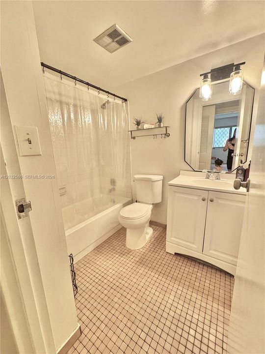 For Rent: $1,625 (1 beds, 1 baths, 650 Square Feet)