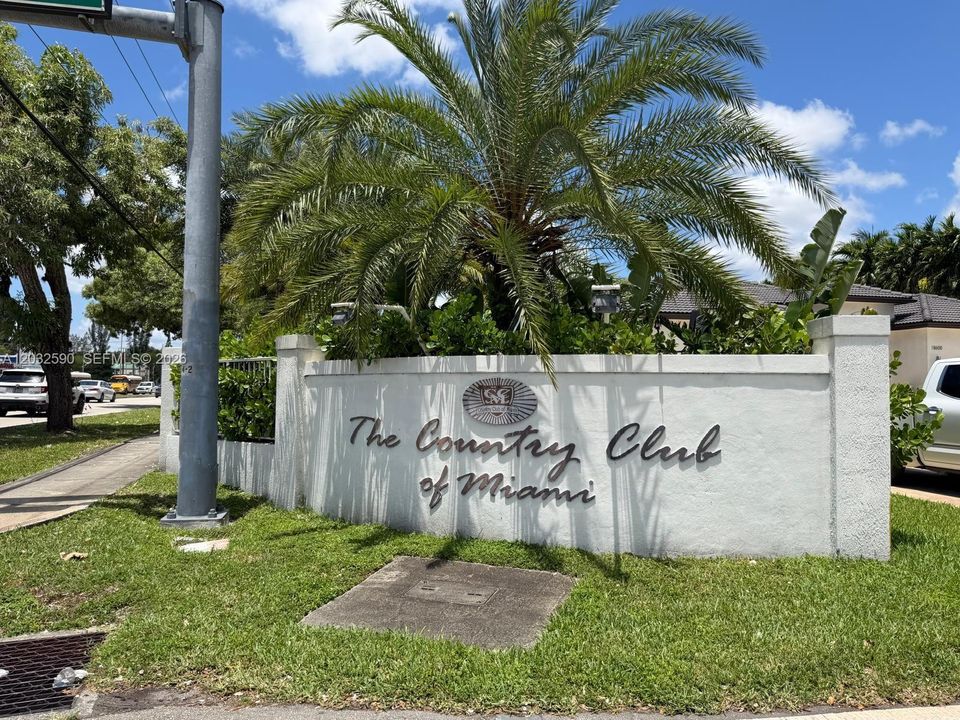 For Sale: $630,000 (3 beds, 3 baths, 1810 Square Feet)