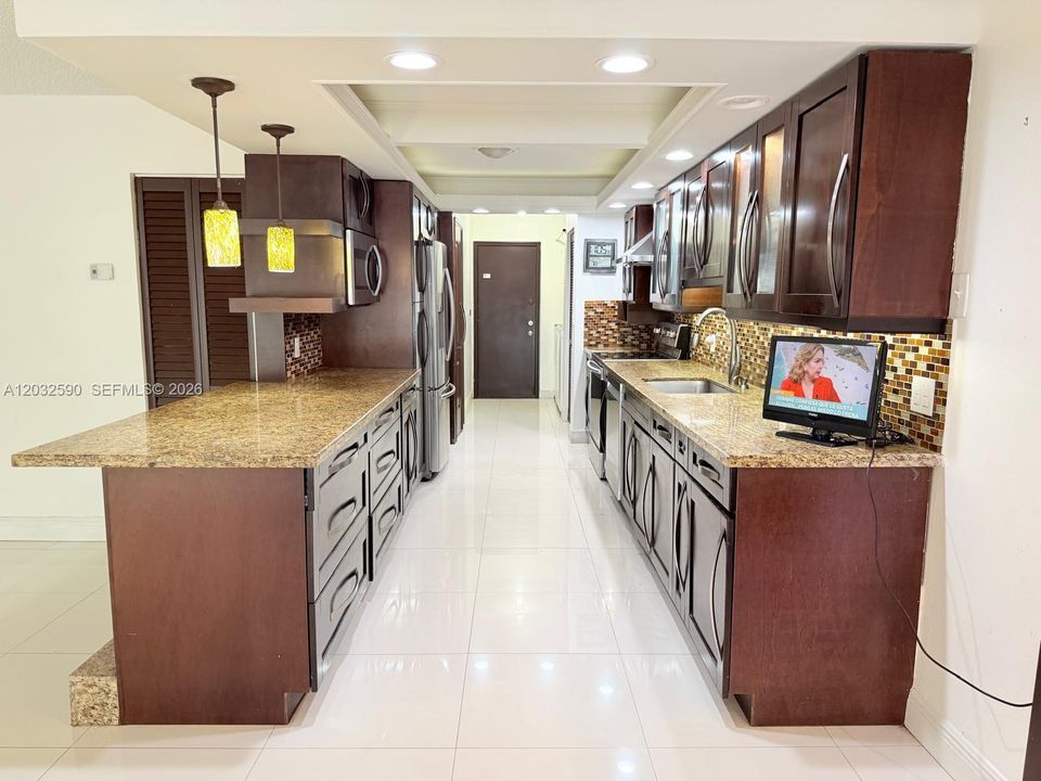 For Sale: $630,000 (3 beds, 3 baths, 1810 Square Feet)