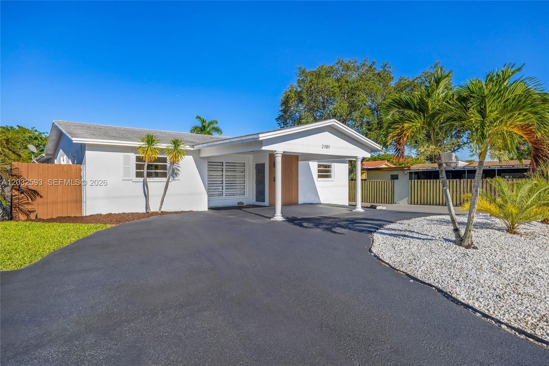 For Sale: $785,000 (4 beds, 2 baths, 1696 Square Feet)