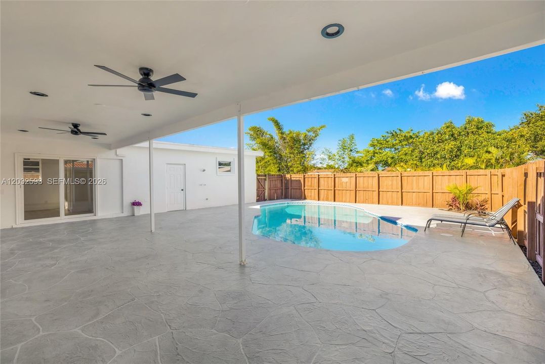 For Sale: $785,000 (4 beds, 2 baths, 1696 Square Feet)
