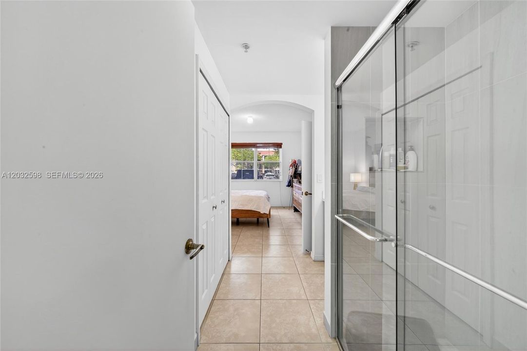 Active With Contract: $2,600 (2 beds, 2 baths, 1115 Square Feet)