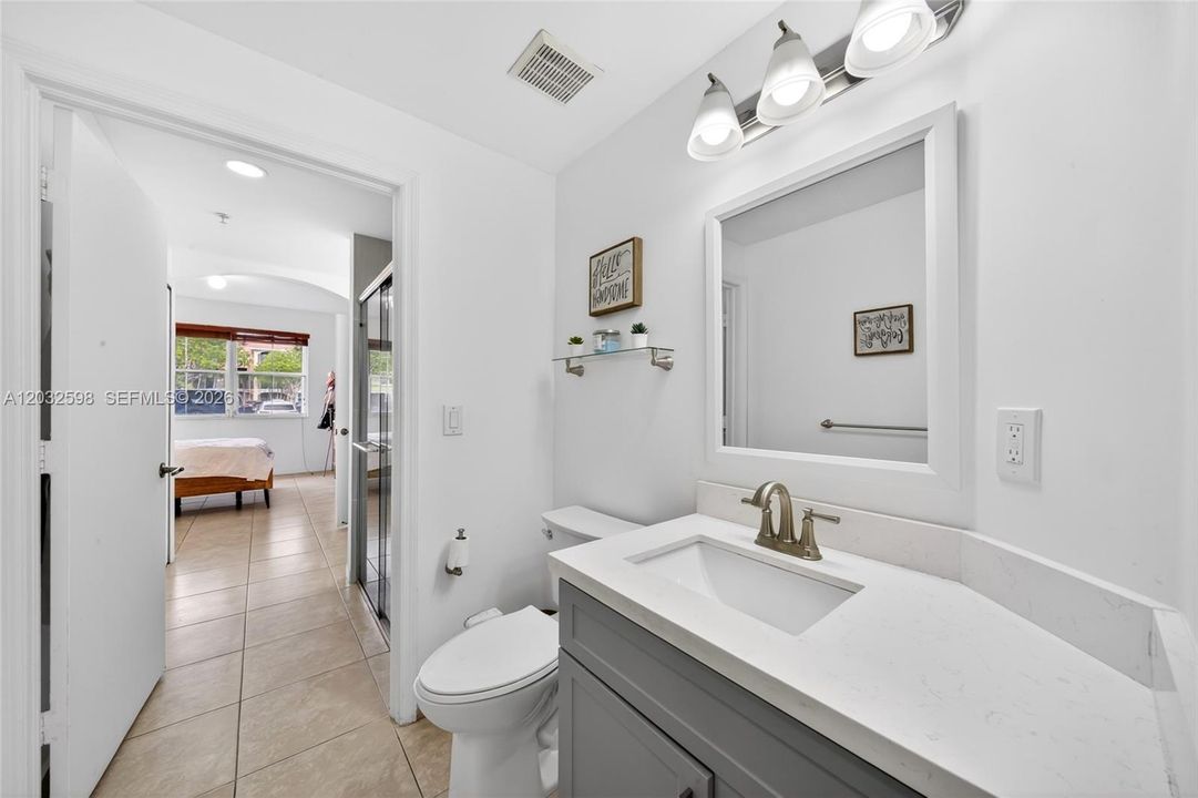 Active With Contract: $2,600 (2 beds, 2 baths, 1115 Square Feet)