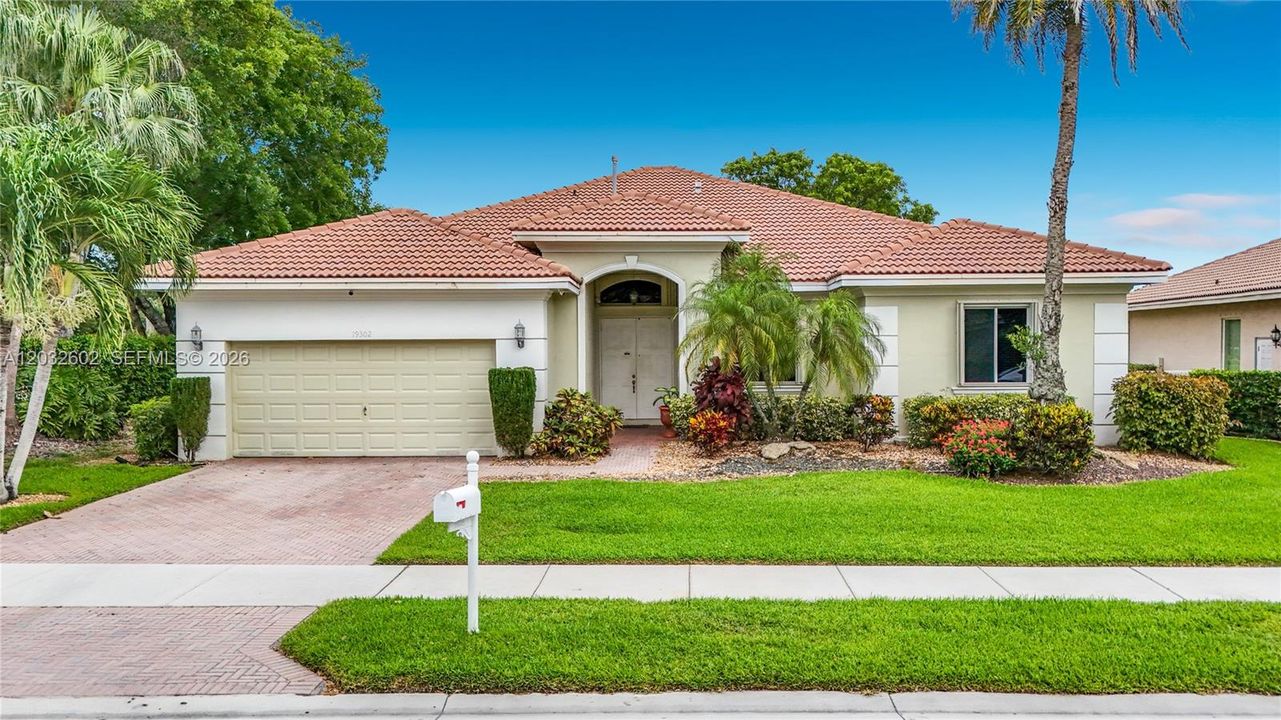 Active With Contract: $829,500 (4 beds, 2 baths, 2702 Square Feet)