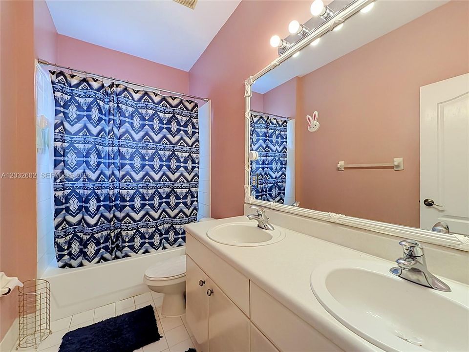 Active With Contract: $829,500 (4 beds, 2 baths, 2702 Square Feet)