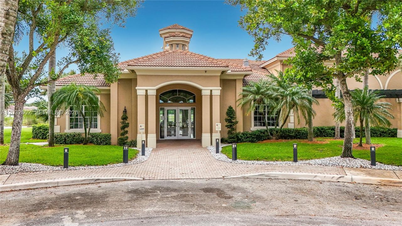 Active With Contract: $829,500 (4 beds, 2 baths, 2702 Square Feet)