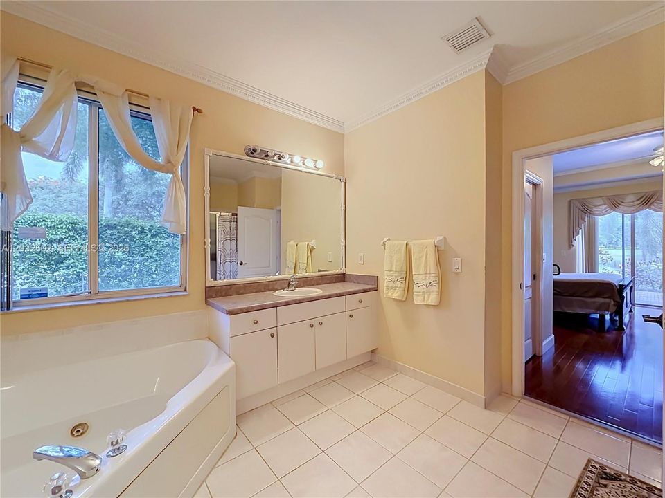 Active With Contract: $829,500 (4 beds, 2 baths, 2702 Square Feet)