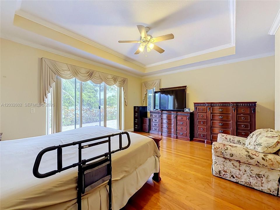 Active With Contract: $829,500 (4 beds, 2 baths, 2702 Square Feet)