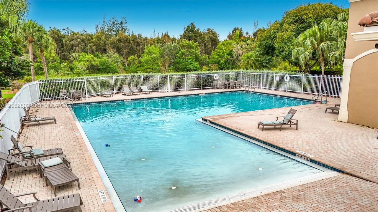Active With Contract: $829,500 (4 beds, 2 baths, 2702 Square Feet)