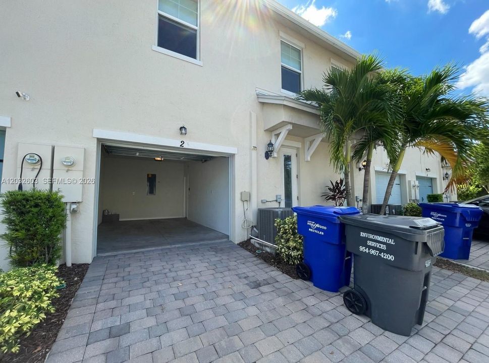 For Rent: $3,500 (3 beds, 2 baths, 1421 Square Feet)