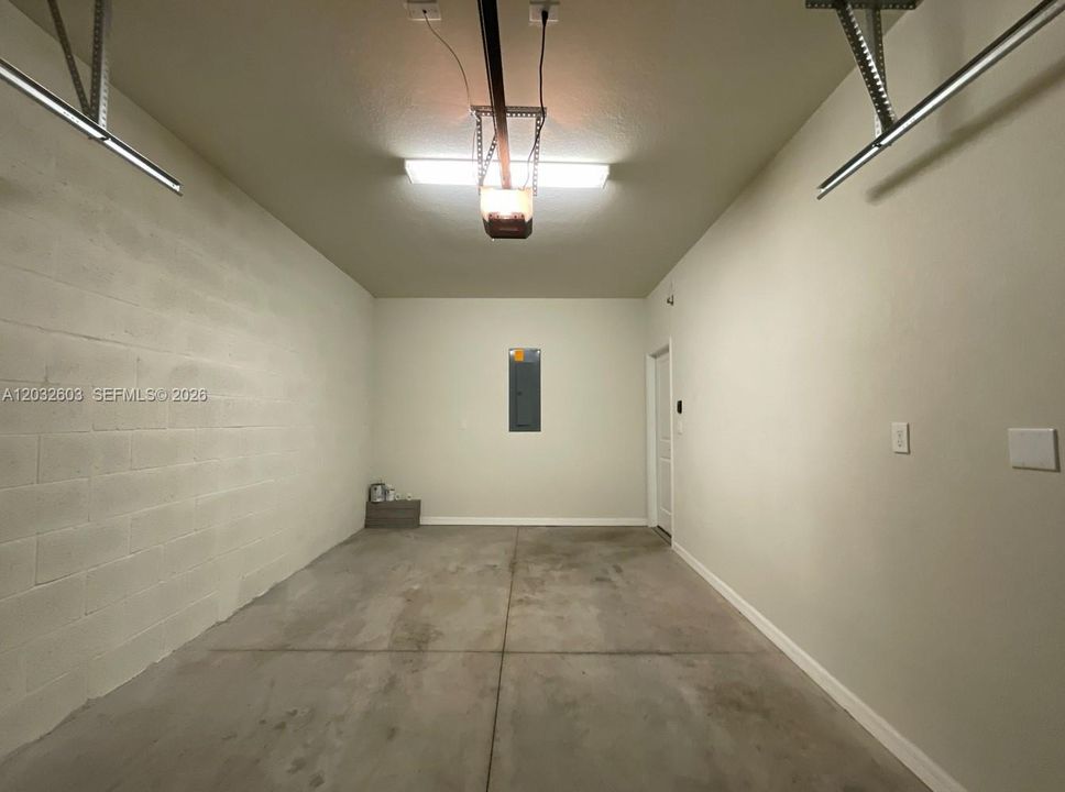 For Rent: $3,500 (3 beds, 2 baths, 1421 Square Feet)
