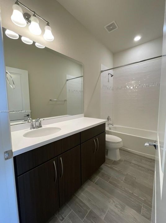 For Rent: $3,500 (3 beds, 2 baths, 1421 Square Feet)