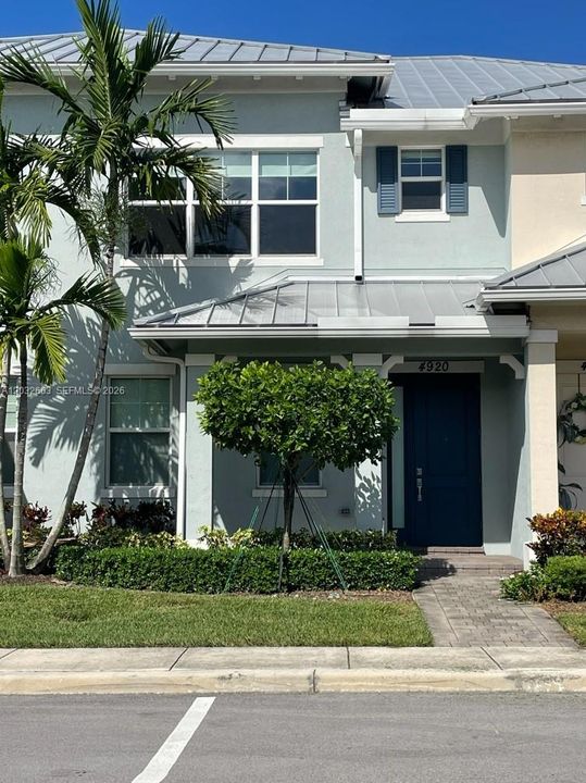 For Rent: $3,500 (3 beds, 2 baths, 1421 Square Feet)