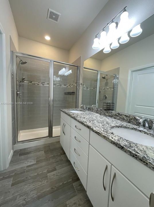 For Rent: $3,500 (3 beds, 2 baths, 1421 Square Feet)