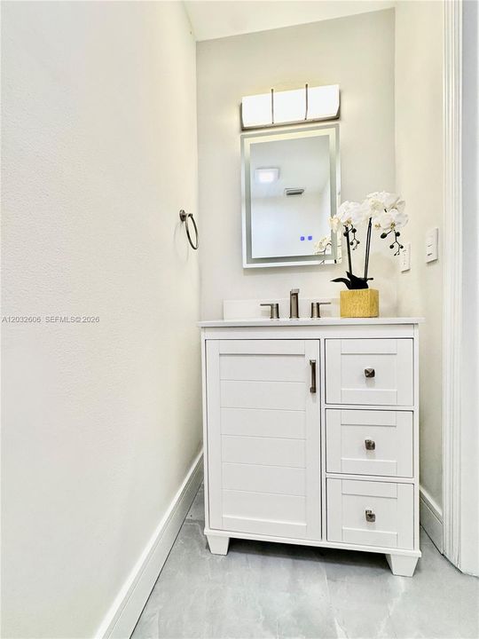 For Rent: $2,700 (2 beds, 2 baths, 1244 Square Feet)