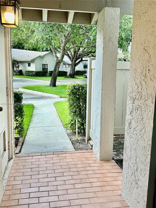 For Rent: $2,700 (2 beds, 2 baths, 1244 Square Feet)