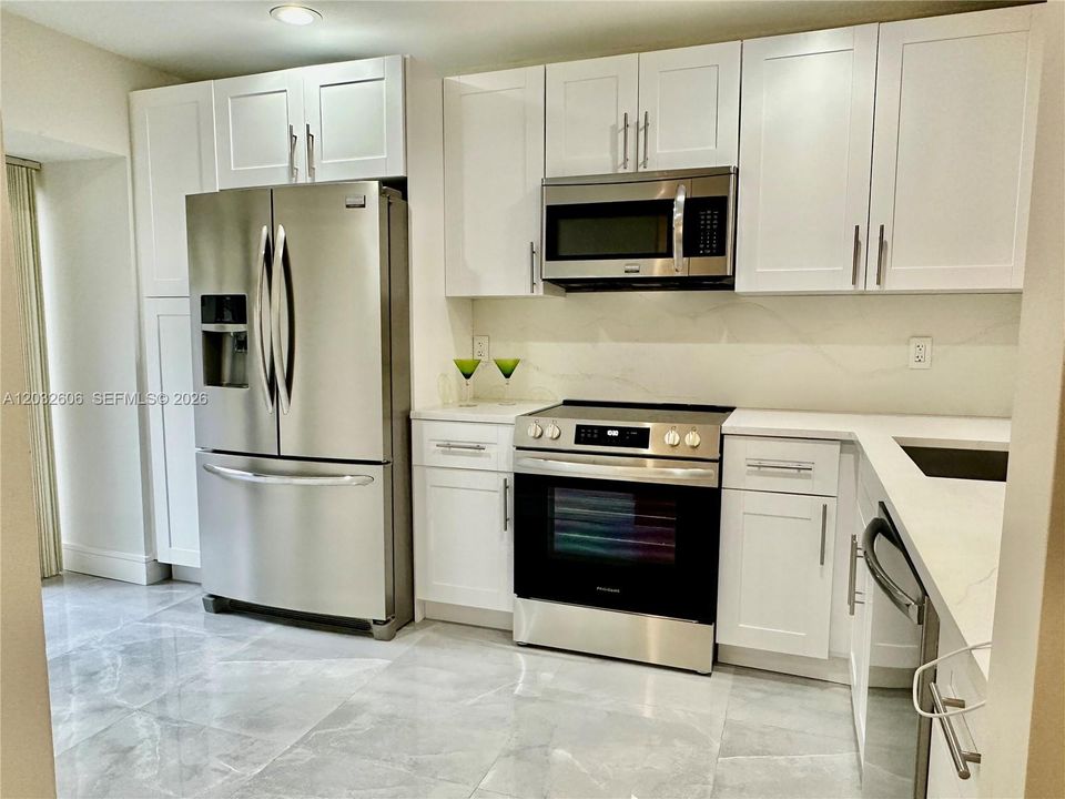 For Rent: $2,700 (2 beds, 2 baths, 1244 Square Feet)