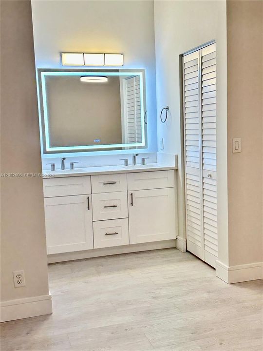 For Rent: $2,700 (2 beds, 2 baths, 1244 Square Feet)