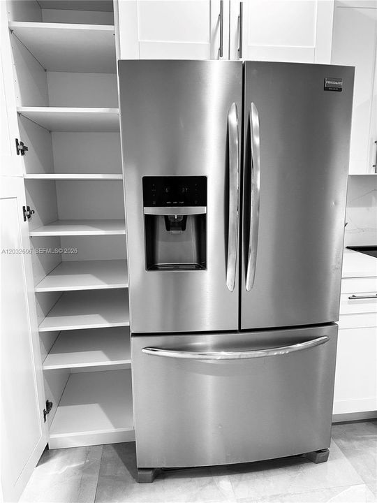For Rent: $2,700 (2 beds, 2 baths, 1244 Square Feet)