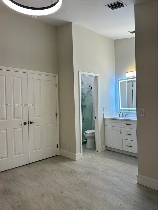 For Rent: $2,700 (2 beds, 2 baths, 1244 Square Feet)