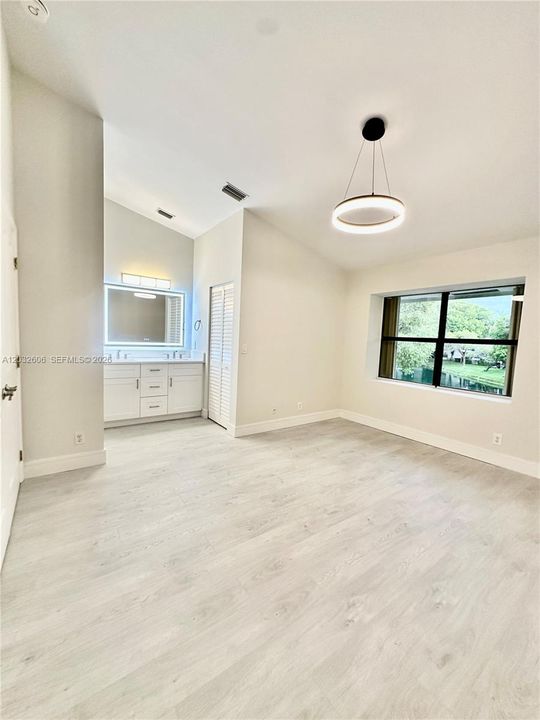 For Rent: $2,700 (2 beds, 2 baths, 1244 Square Feet)