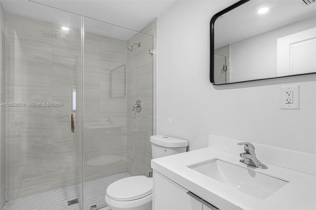 For Rent: $2,450 (2 beds, 2 baths, 1000 Square Feet)