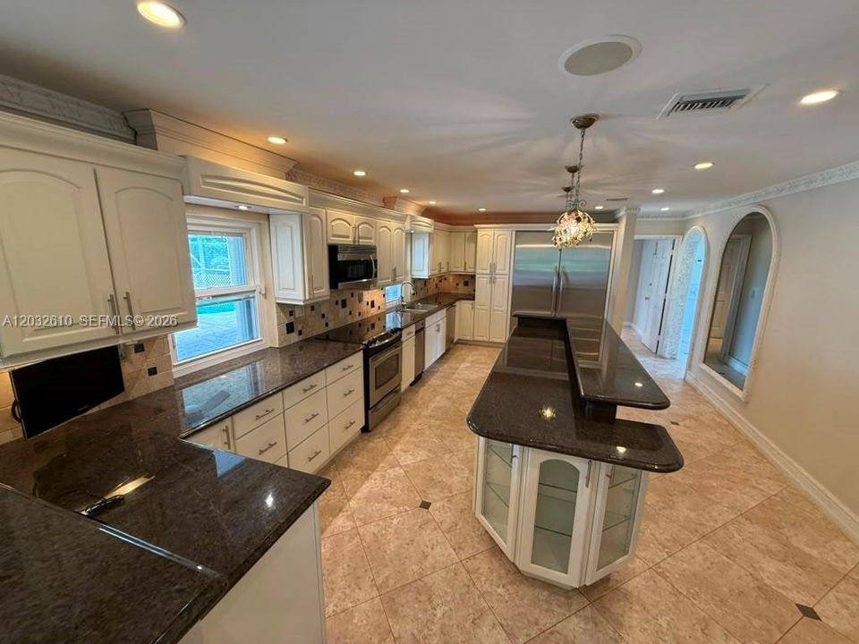 For Rent: $9,500 (4 beds, 3 baths, 2957 Square Feet)