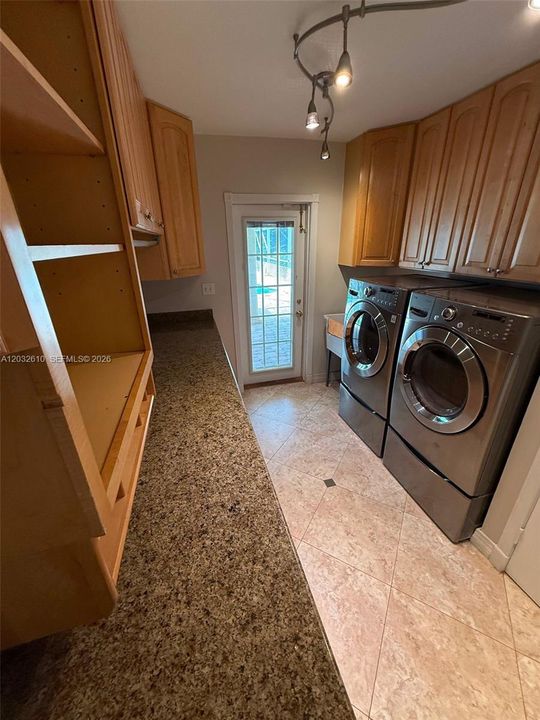For Rent: $9,500 (4 beds, 3 baths, 2957 Square Feet)