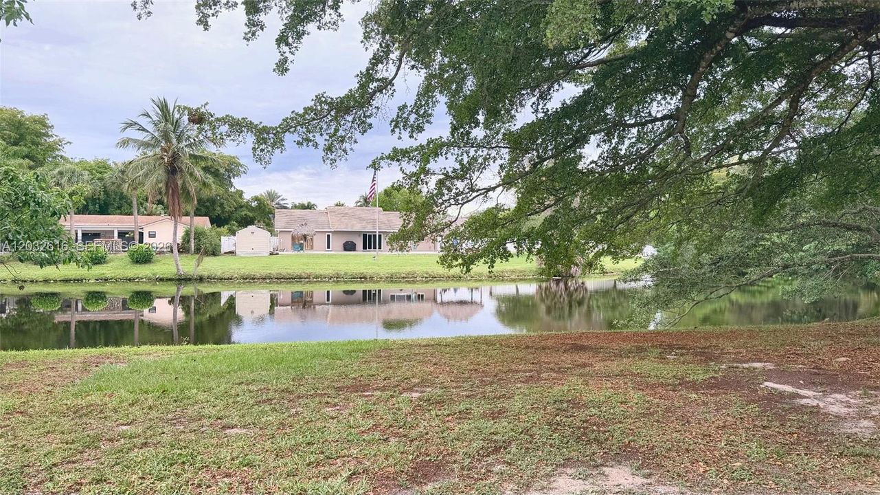 En Venta: $775,000 (3 camas, 2 baños, 1640 Pies cuadrados)
