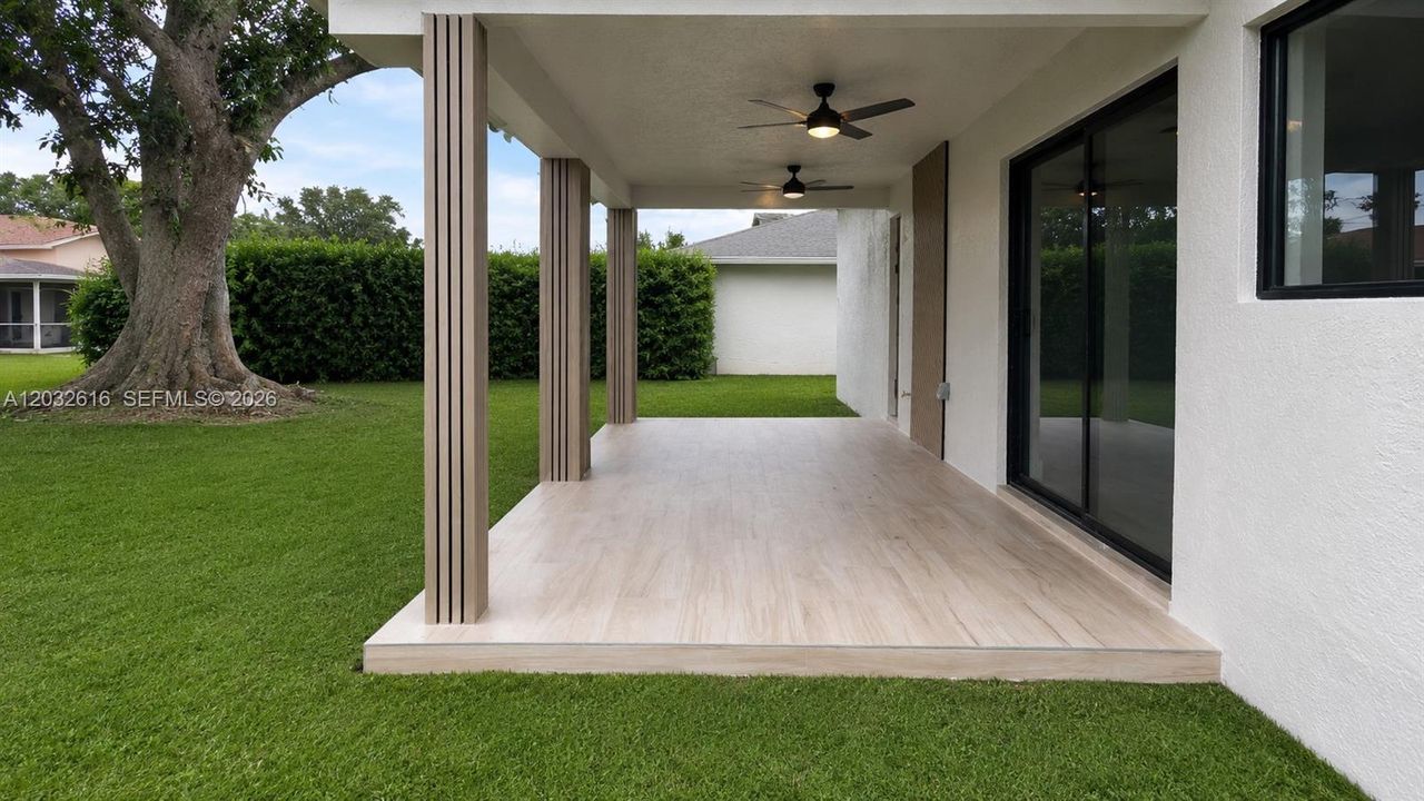 En Venta: $775,000 (3 camas, 2 baños, 1640 Pies cuadrados)