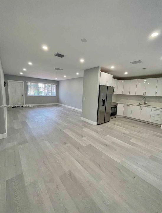 For Rent: $3,800 (3 beds, 1 baths, 1280 Square Feet)