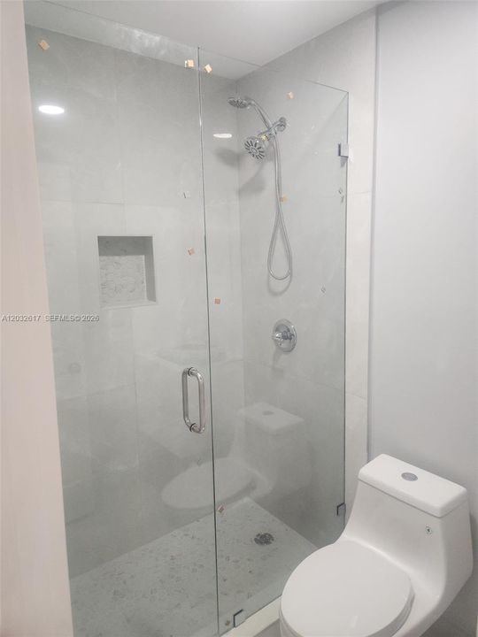 For Rent: $3,800 (3 beds, 1 baths, 1280 Square Feet)