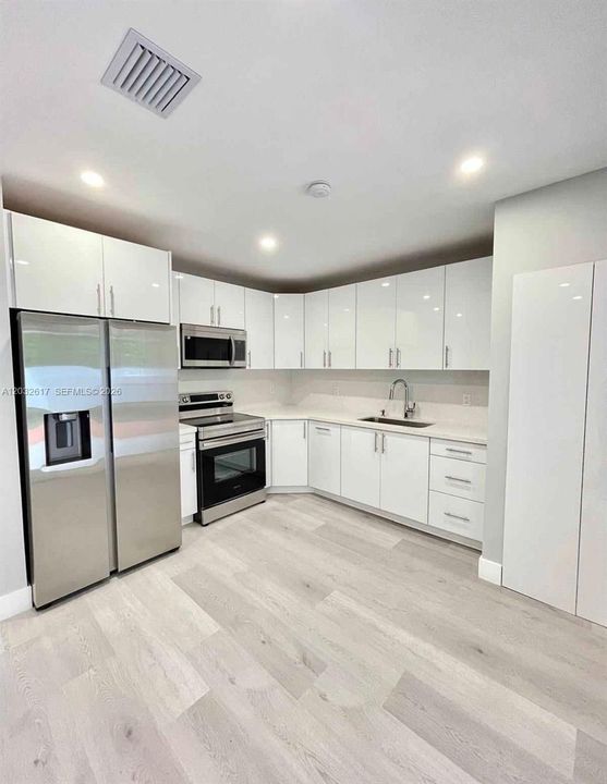 For Rent: $3,800 (3 beds, 1 baths, 1280 Square Feet)