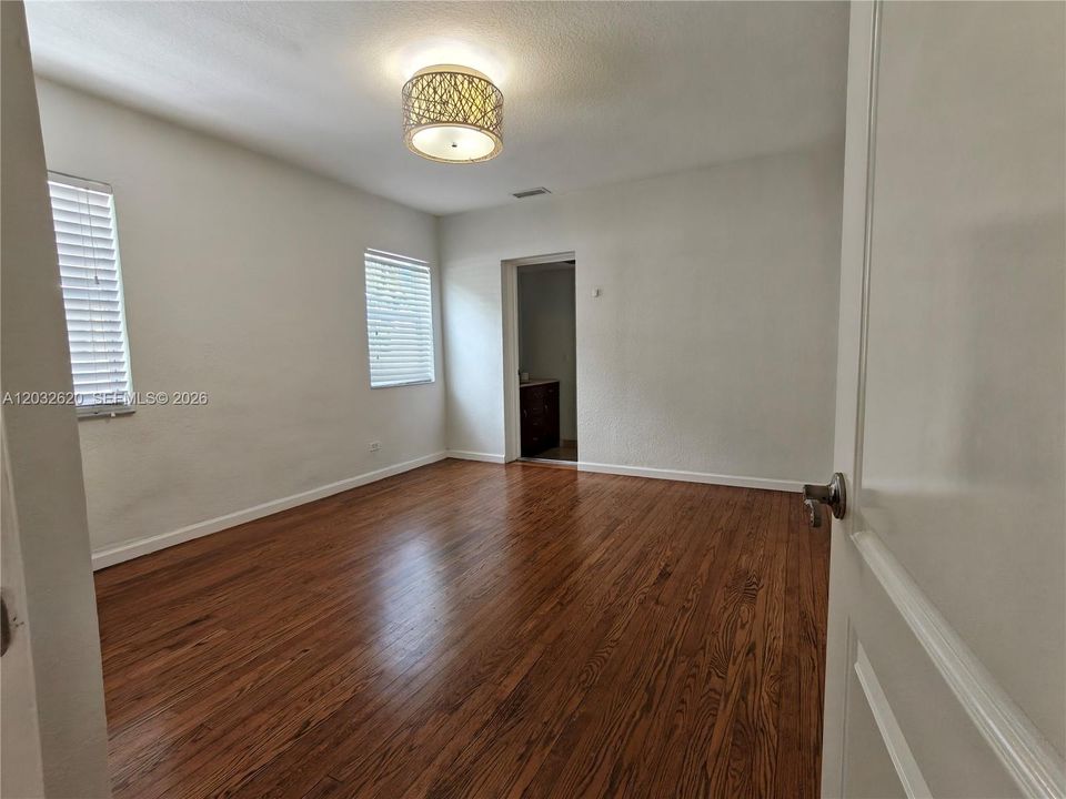 For Rent: $6,800 (3 beds, 2 baths, 1624 Square Feet)