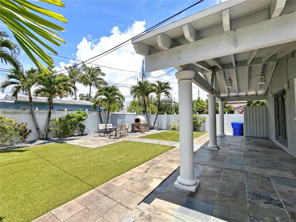 For Rent: $6,800 (3 beds, 2 baths, 1624 Square Feet)