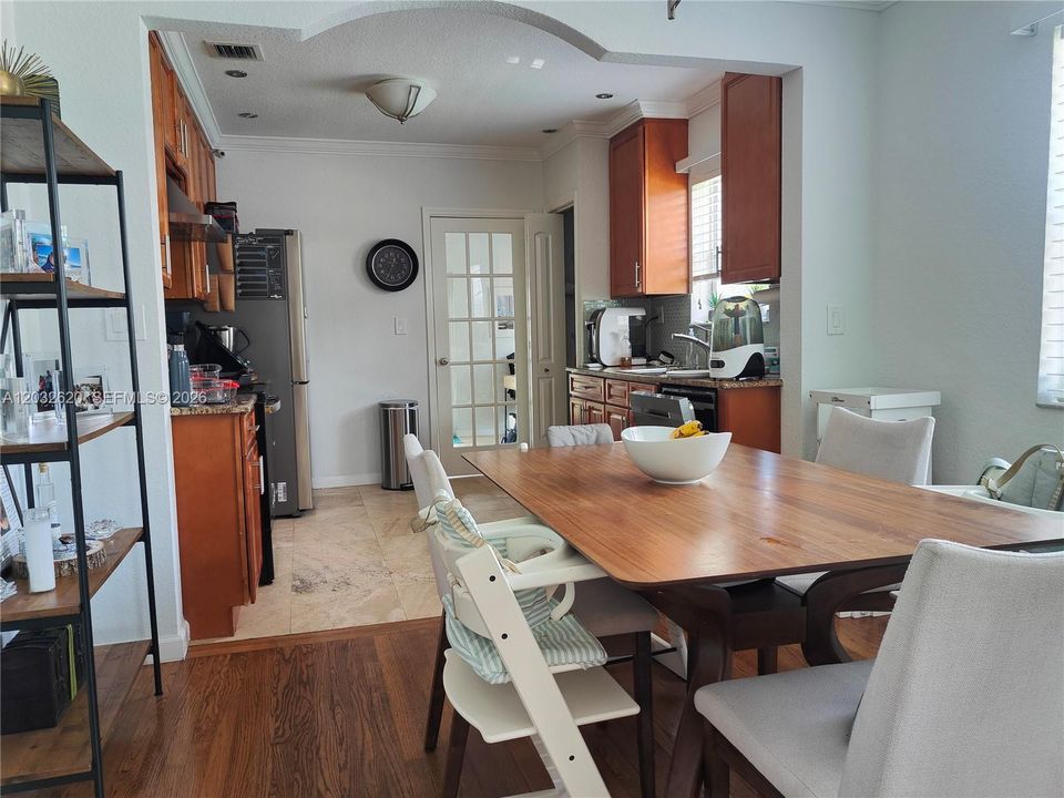 For Rent: $6,800 (3 beds, 2 baths, 1624 Square Feet)