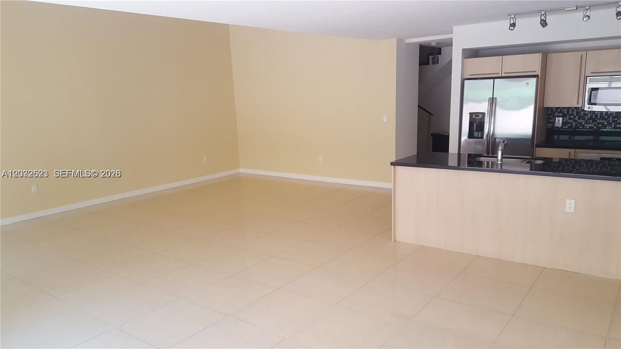For Rent: $6,000 (3 beds, 3 baths, 2095 Square Feet)