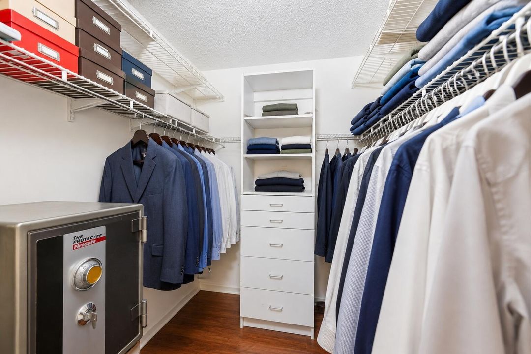 Closet 2