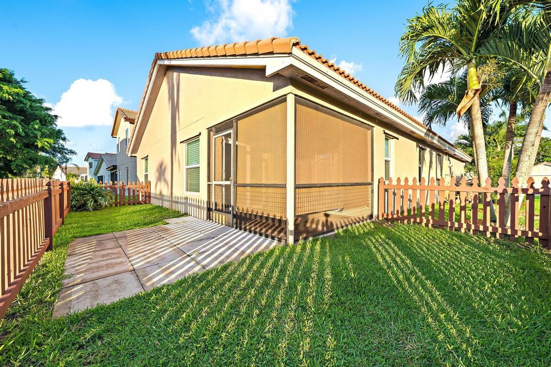8657 Tourmaline Blvd-19