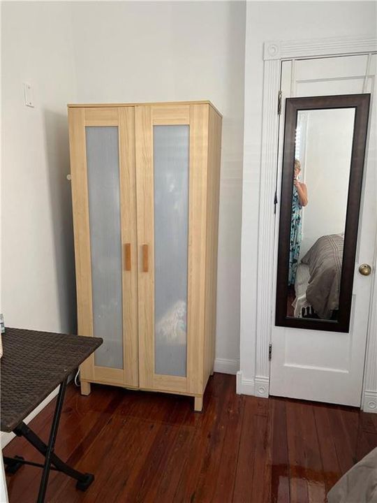 bedroom, 1