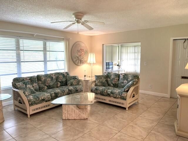 Living room 2