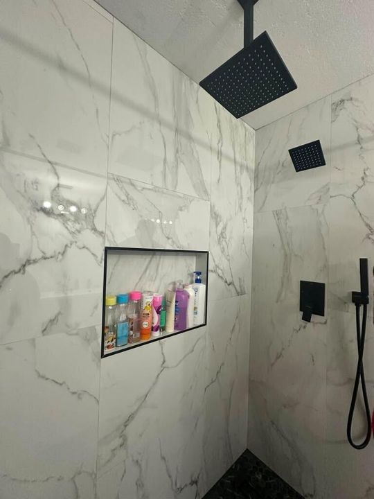Master bath 3