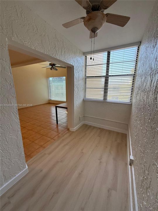 For Sale: $195,000 (1 beds, 1 baths, 840 Square Feet)