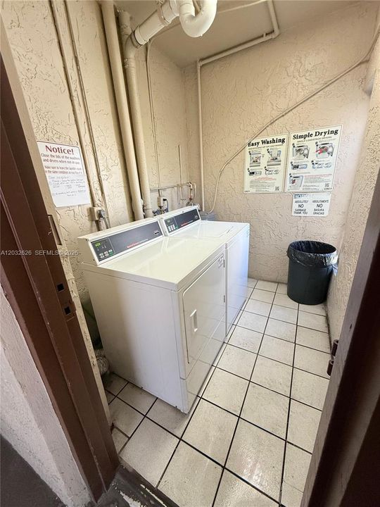 For Sale: $195,000 (1 beds, 1 baths, 840 Square Feet)