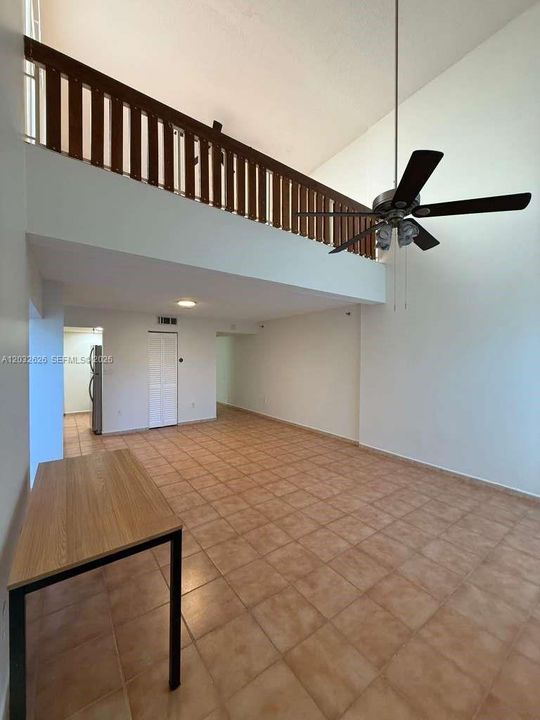 For Sale: $195,000 (1 beds, 1 baths, 840 Square Feet)