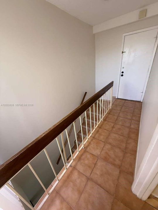 For Sale: $195,000 (1 beds, 1 baths, 840 Square Feet)