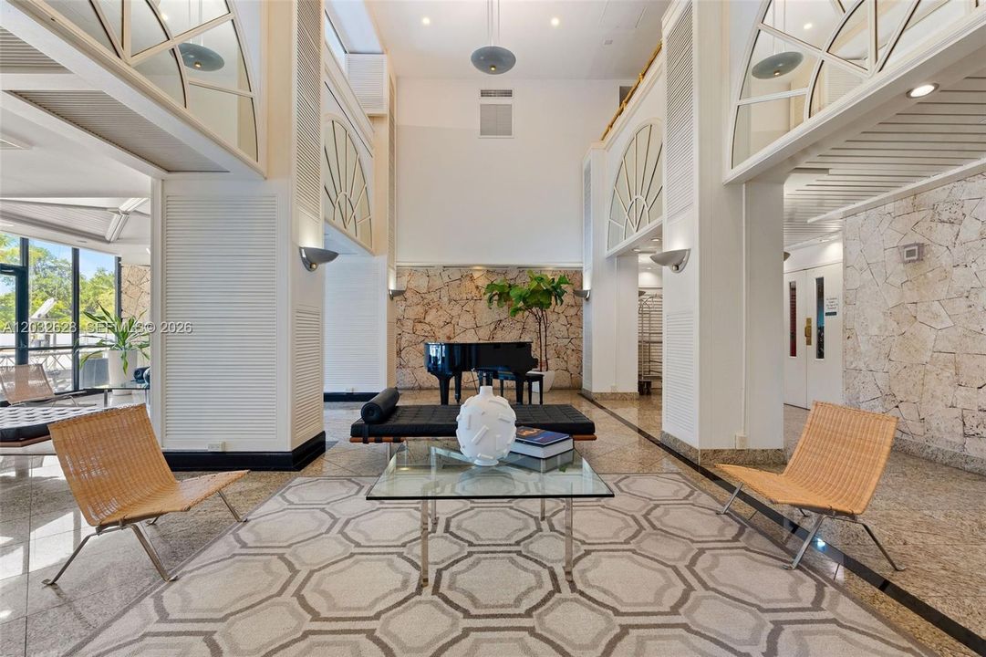 For Sale: $449,900 (2 beds, 2 baths, 1225 Square Feet)
